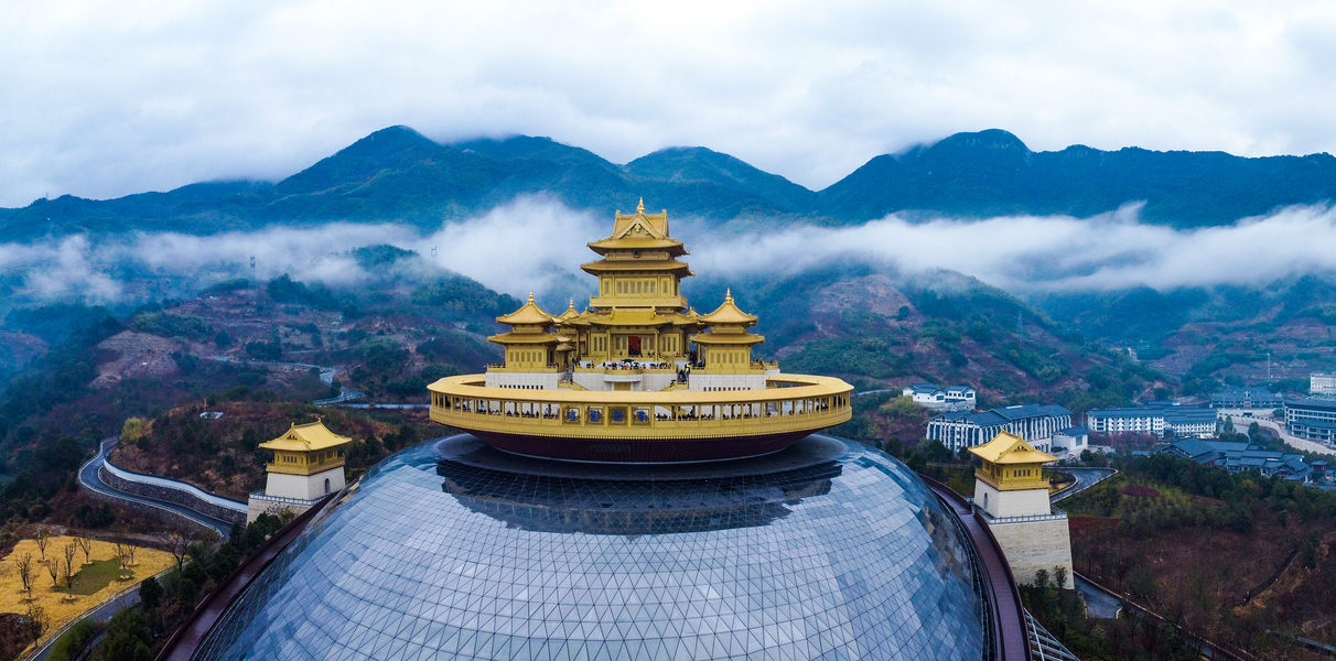 《云顶圣坛》